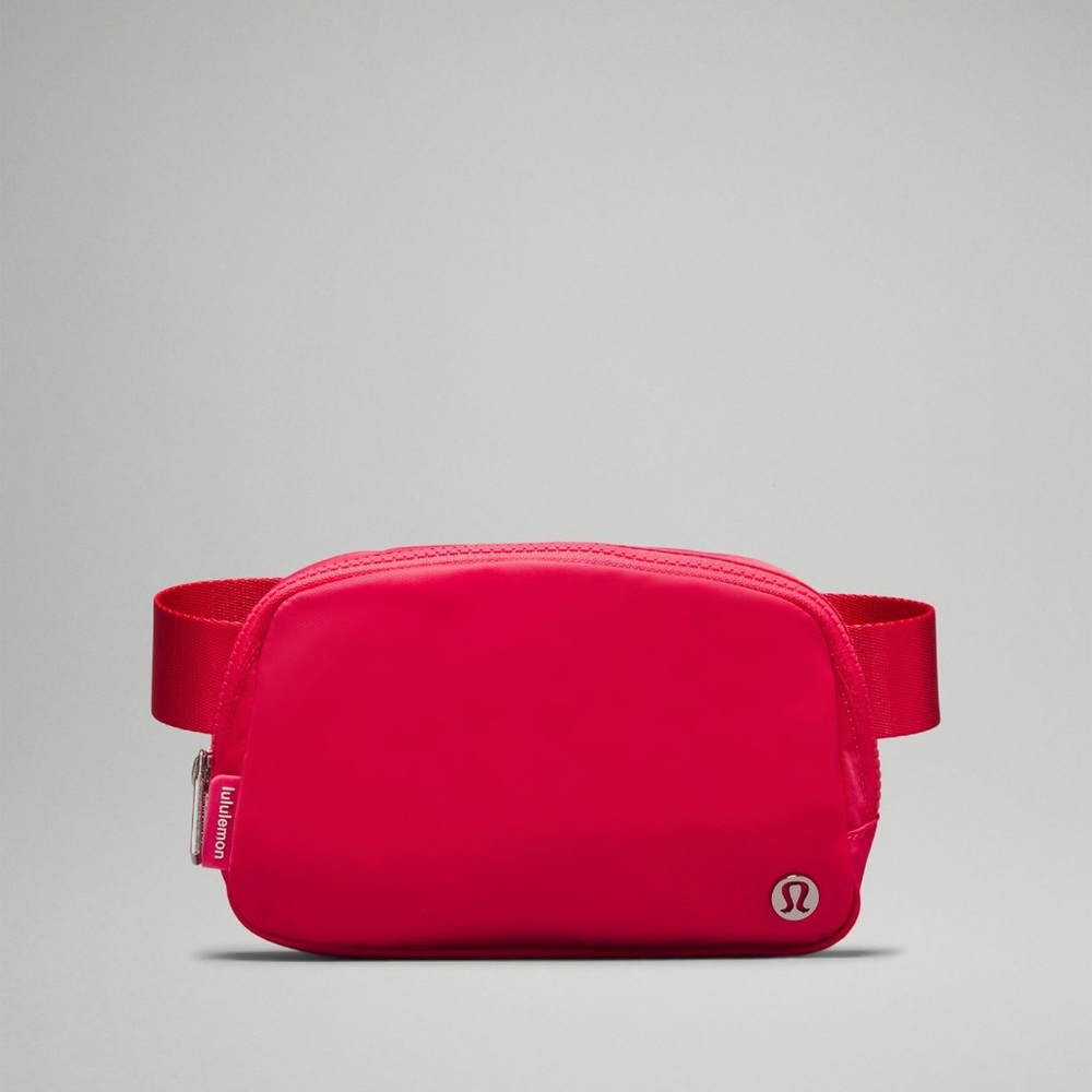 NWT SOLD OUT Lululemon Belt Bag in shade Lip Gloss